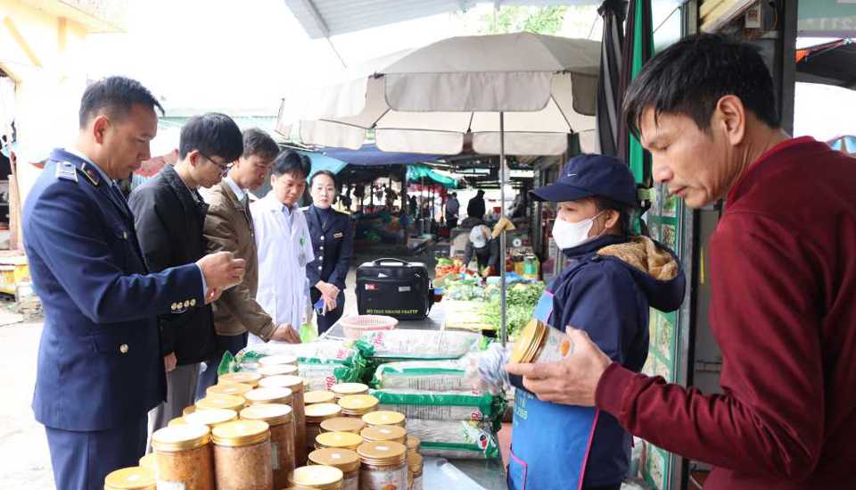 kiểm tra an toàn thực phẩm dịp Tết Nguyên đán